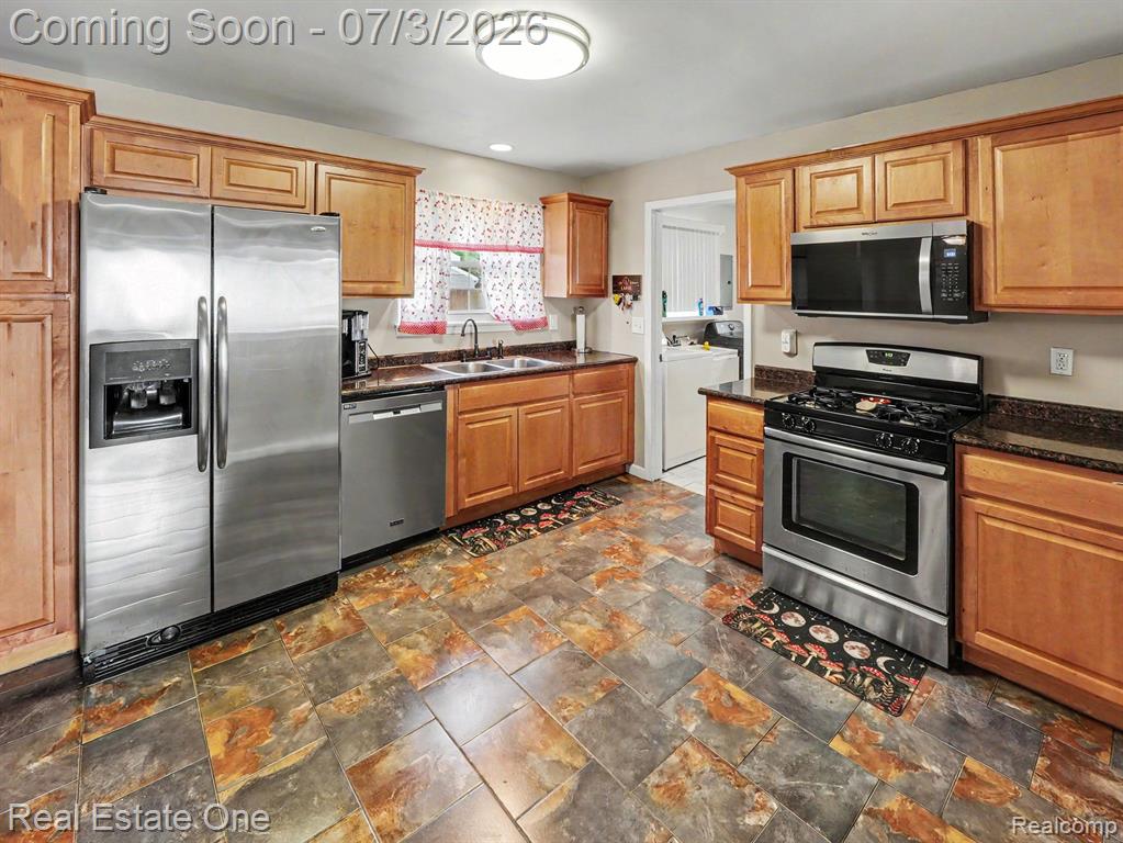 10637 Jackson St, Belleville, MI 48111 — Photo 7
