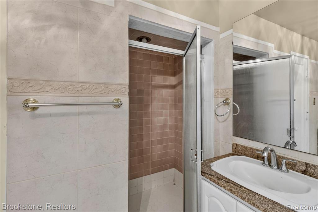 1735 Lincolnshire Drive, Highland Park, MI 48203 — Photo 41