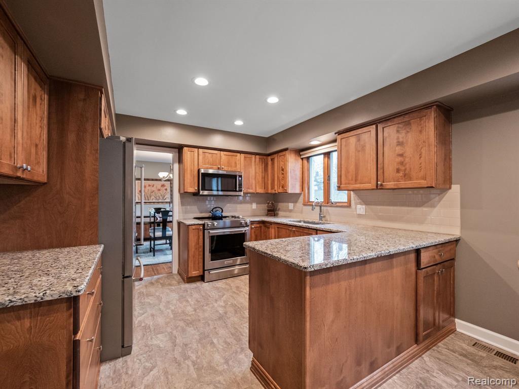 5562 ABINGTON Road, West Bloomfield, MI — Photo 7