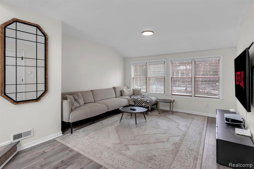 6 CLINTON Lane, Dearborn, MI 48120 — Photo 14