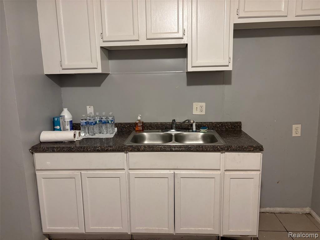 8257 Minock, Detroit, MI 48228 — Photo 6