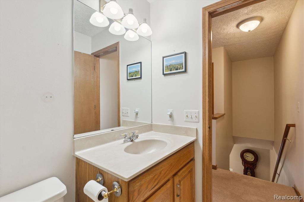 7694 THUNDER BAY Drive, Pinckney, MI 48169 — Photo 34