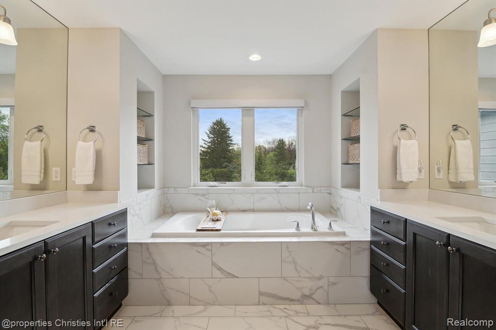 47660 WALES, Northville, MI 48167 — Photo 34