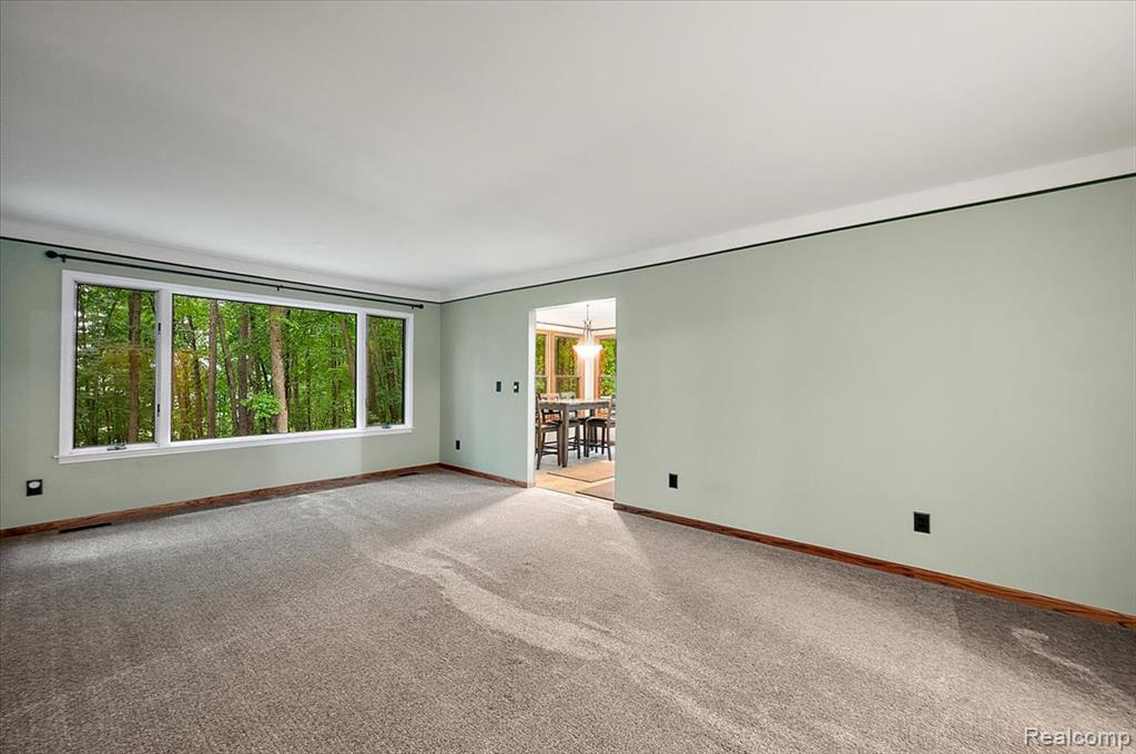 670 Rolling Acres Drive, Ortonville, MI 48462 — Photo 12