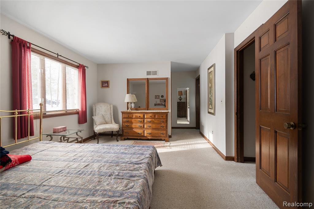 12155 Spencer Road, Milford, MI 48380 — Photo 13
