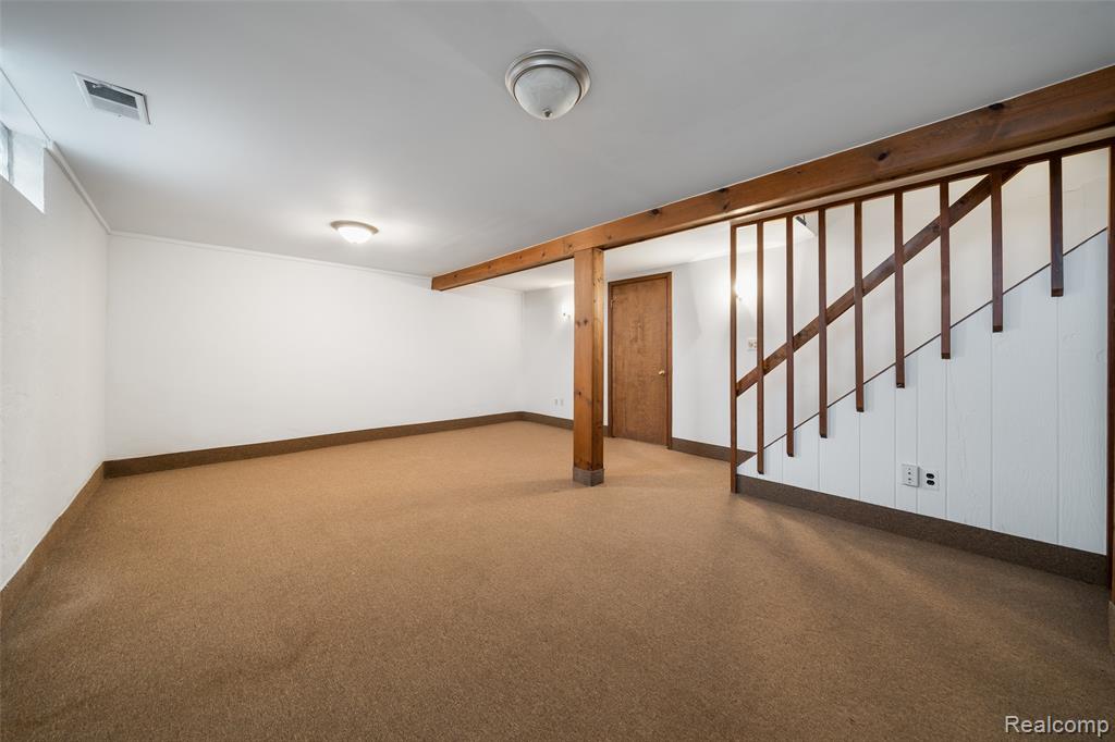 8603 Hibbing Street, Commerce Twp, MI 48382 — Photo 19