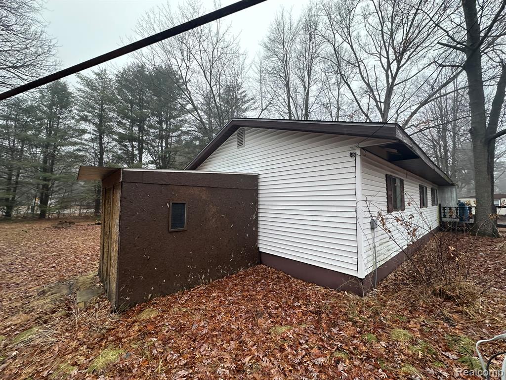 991 W Maplecrest Drive, Sanford, MI 48657 — Photo 4