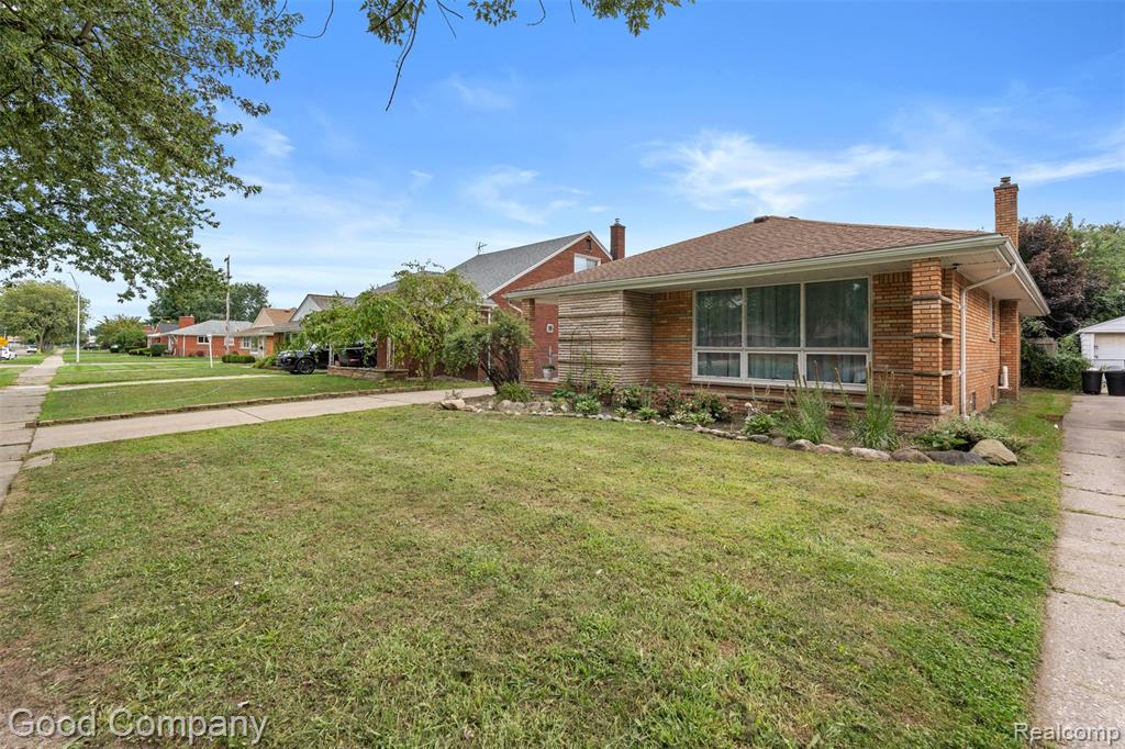 20428 Lennon Street, Harper Woods, MI 48225 — Photo 42