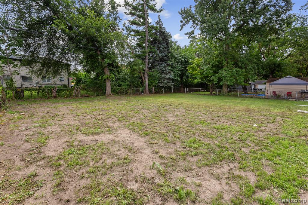 8604 Meyers Road, Detroit, MI 48228 — Photo 11