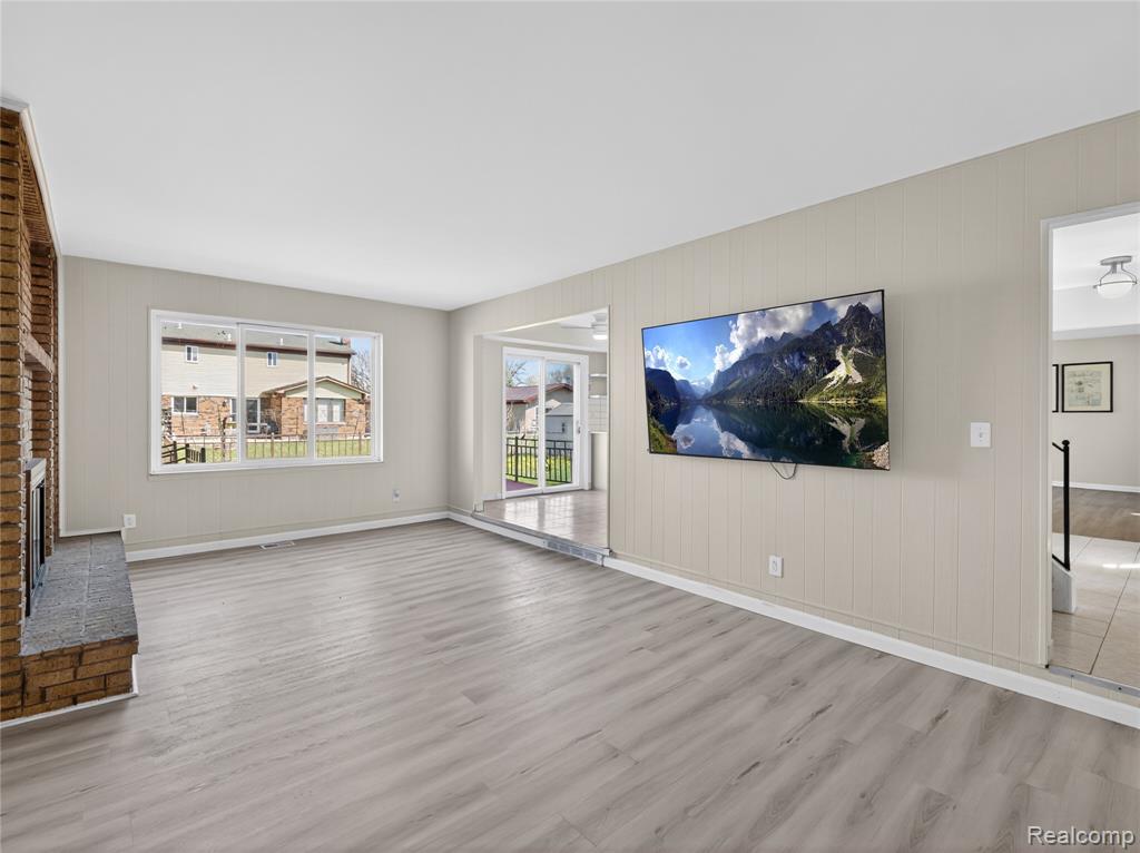 4667 Bloomfield Drive, Sterling Heights, MI 48310 — Photo 8