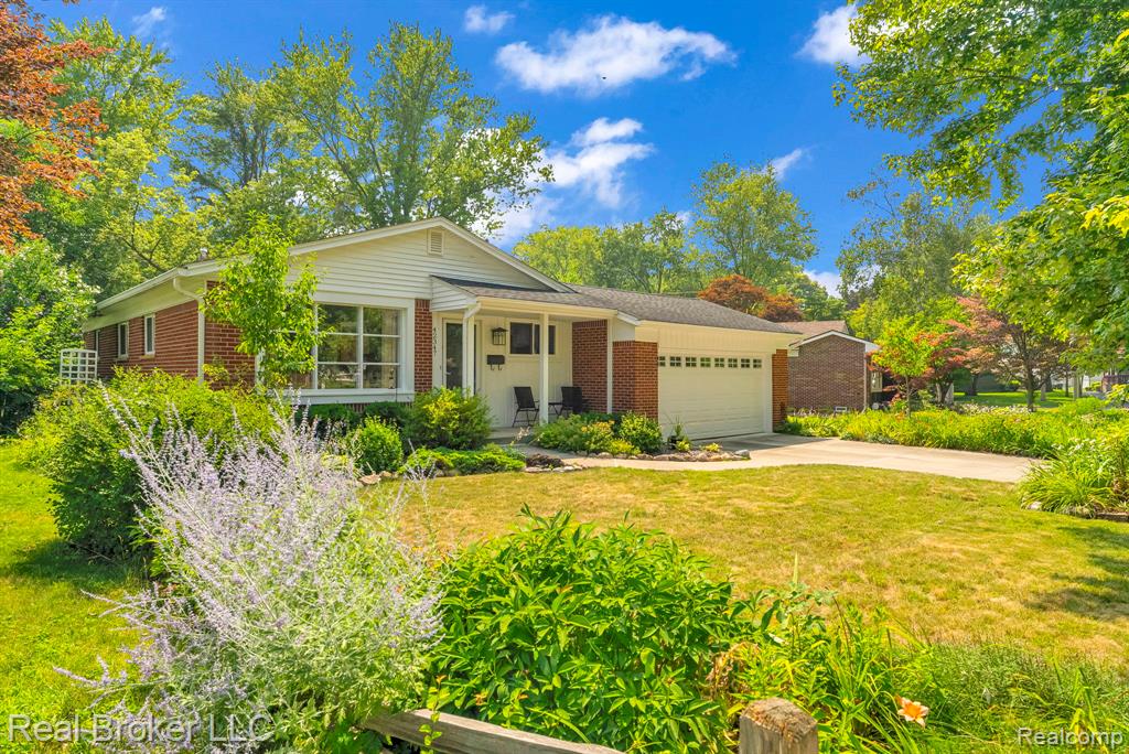 42347 Brentwood Drive, Plymouth, MI 48170 — Photo 3
