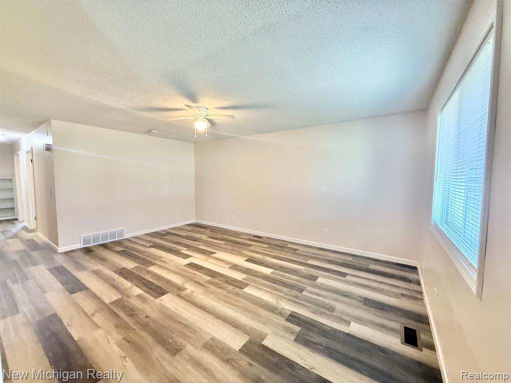 7459 WADE Street, Swartz Creek, MI 48473 — Photo 7