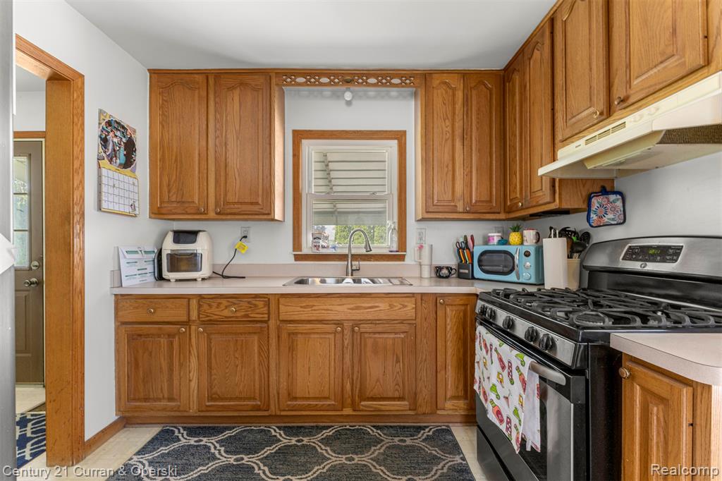 6141 N Gulley Road, Dearborn Heights, MI 48127 — Photo 5