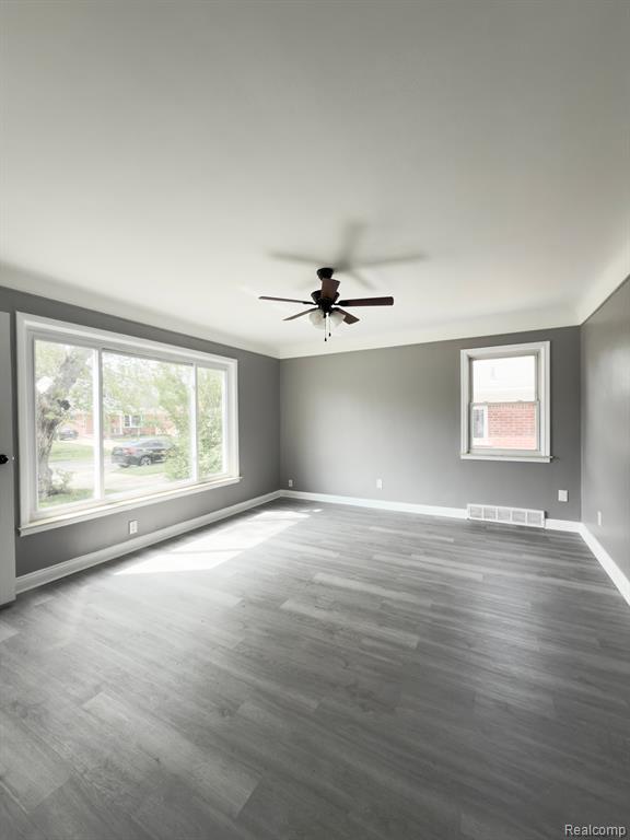7402 COLONIAL Street, Dearborn Heights, MI 48127 — Photo 8