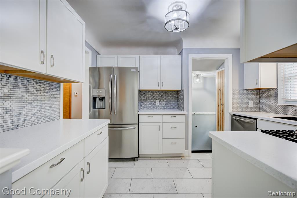 464 MORAN Road, Grosse Pointe Farms, MI 48236 — Photo 10