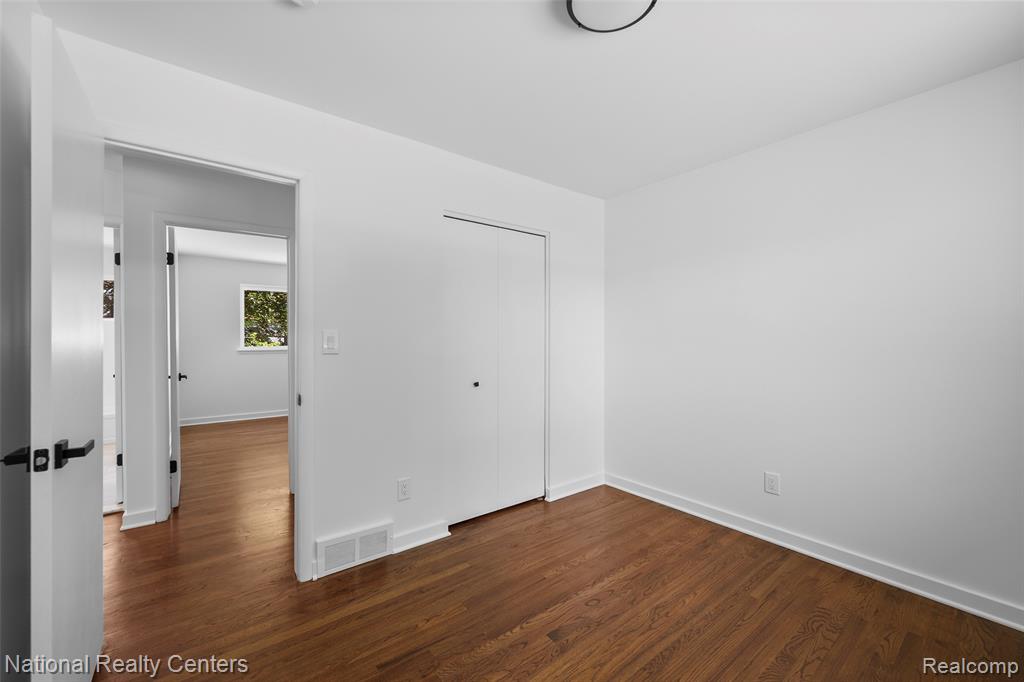 27736 Osmun Street, Madison Heights, MI 48071 — Photo 17