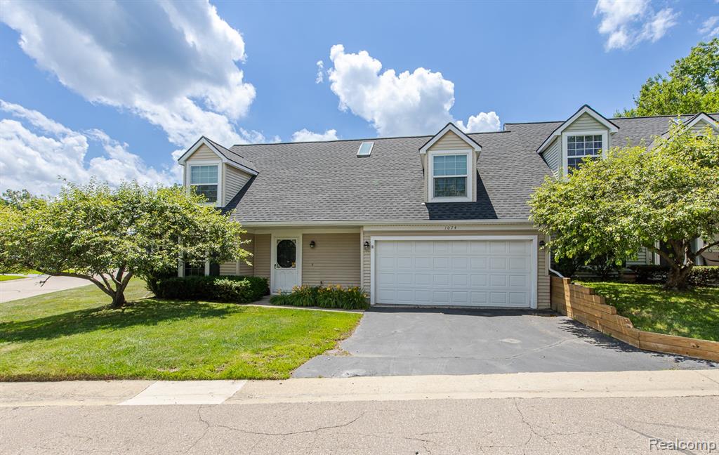 1074 Sandpiper Drive, Waterford, MI 48328