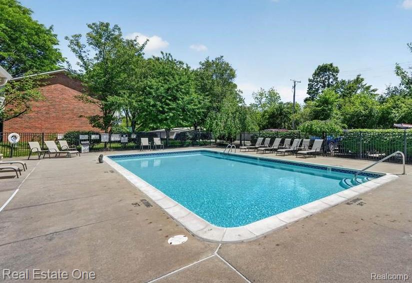 959 Kirts Boulevard, Troy, MI 48084 — Photo 7