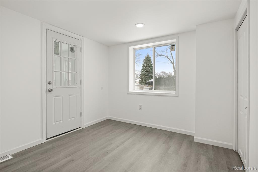 6071 Dexter Street, Romulus, MI 48174 — Photo 23