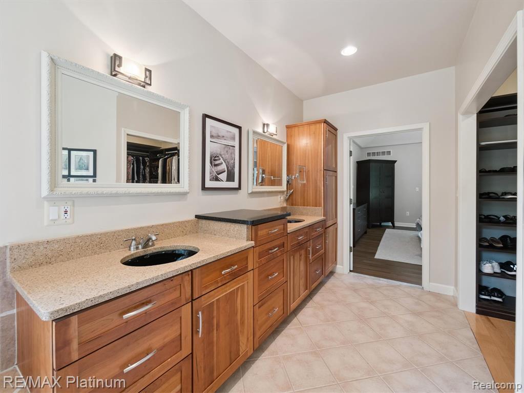 9071 Thornapple Drive, Pinckney, MI 48169 — Photo 33