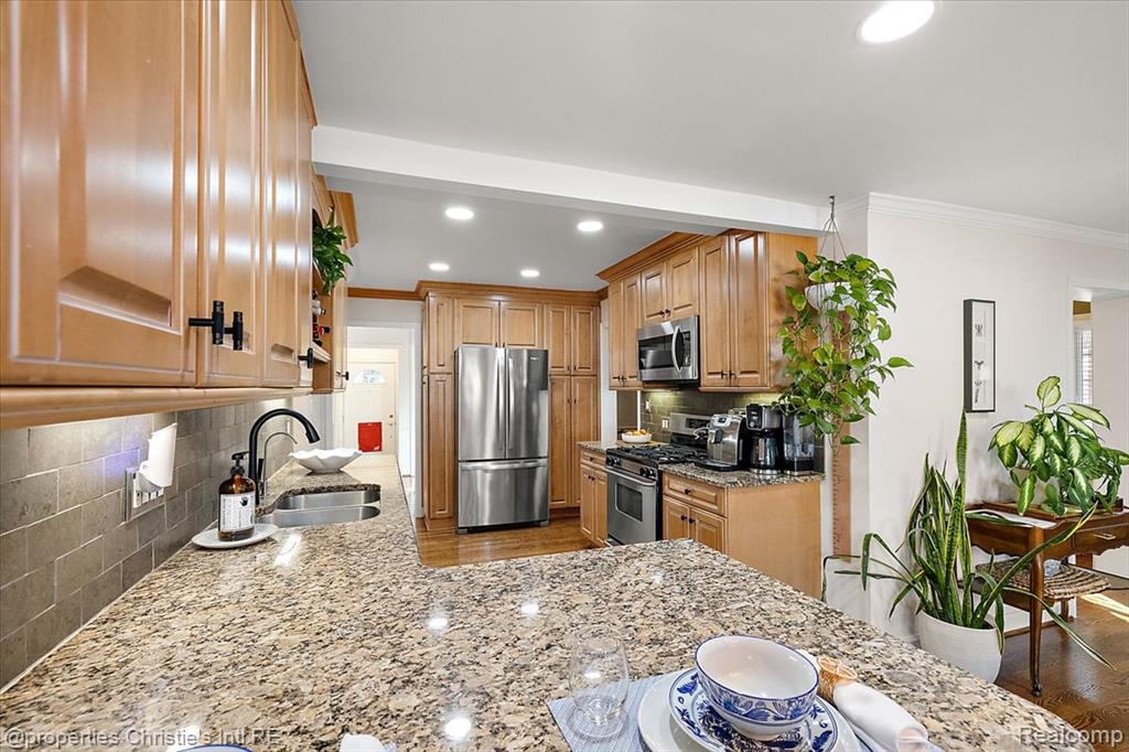 206 McKinley Avenue, Grosse Pointe Farms, MI 48236 — Photo 14