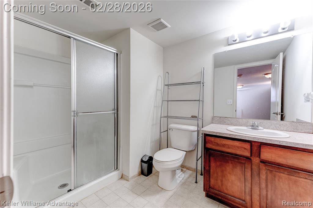 27455 Harrington Way, Novi, MI — Photo 38