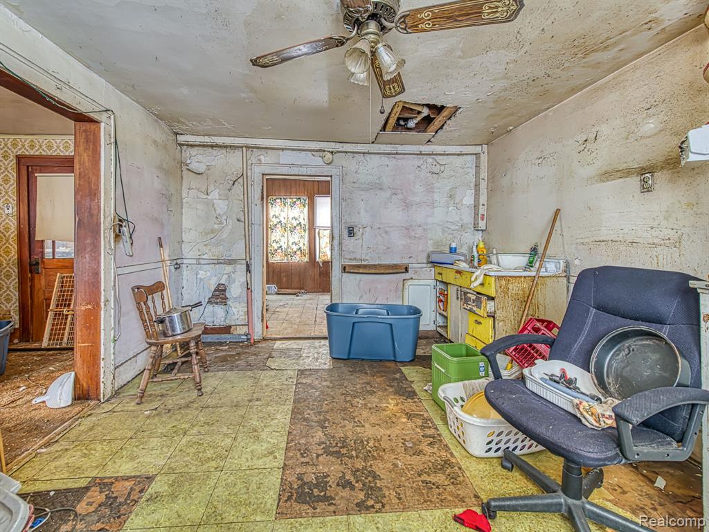 547 Pine Street, Wyandotte, MI 48192 — Photo 10