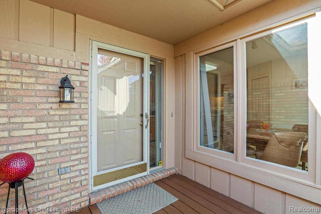 35211 White Pine Trail, Farmington Hills, MI 48335 — Photo 6