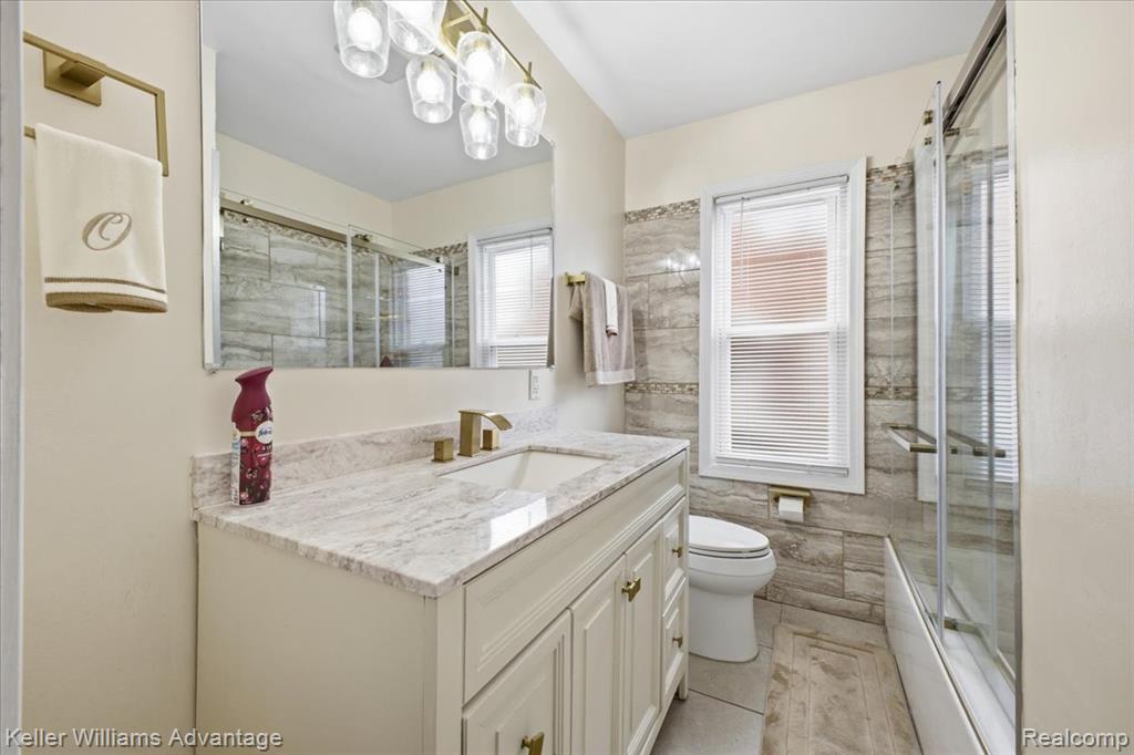 2145 Vernier Road, Grosse Pointe Woods, MI 48236 — Photo 19