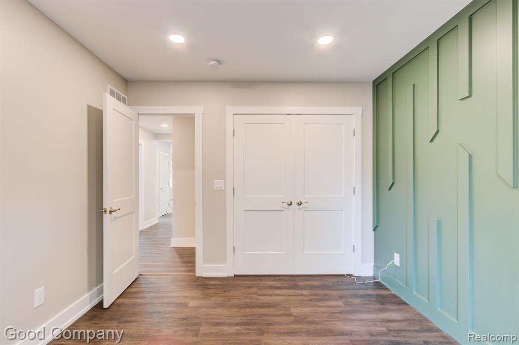 530 W HAZELHURST Street, Ferndale, MI 48220 — Photo 24