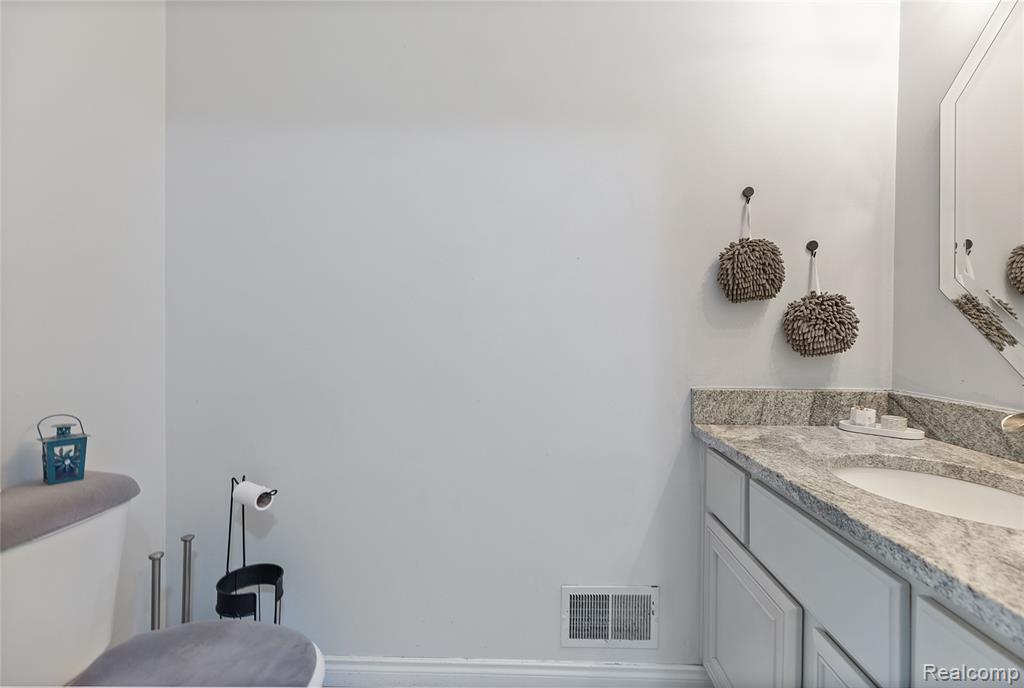 39650 Macomber Street, Harrison Township, MI — Photo 11