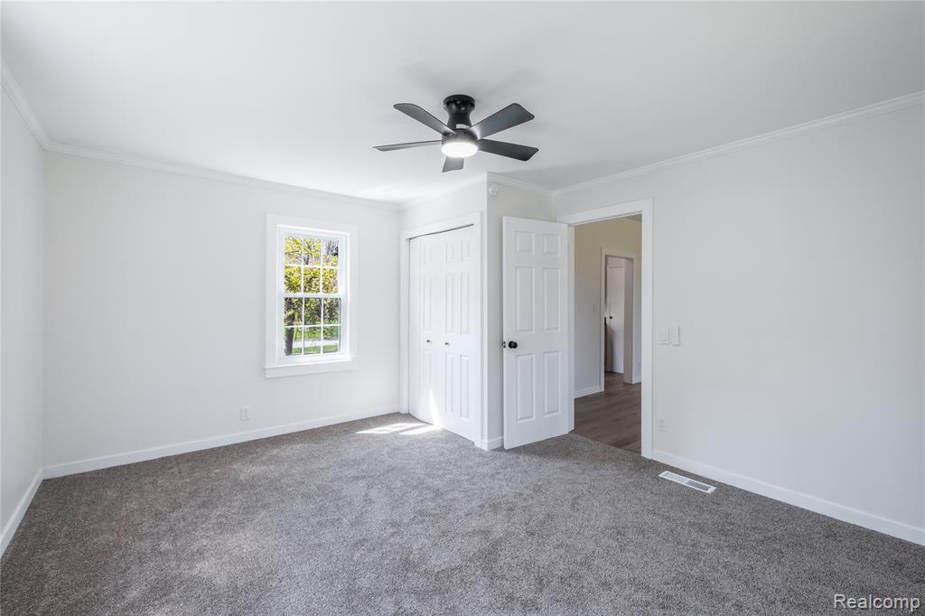 227 Emily Street, Flushing, MI 48433 — Photo 11