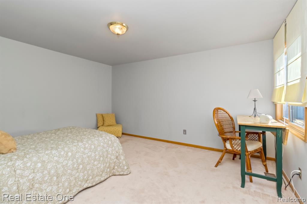 43581 NAVES Court, Clinton Twp, MI 48038 — Photo 33