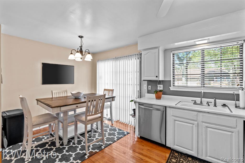 27173 CUMBERLAND Court, Southfield, MI 48033 — Photo 9