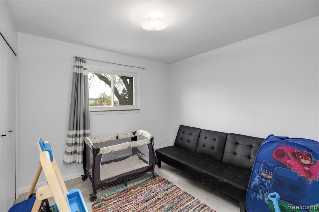 8527 METROPOLITAN Parkway, Sterling Heights, MI 48312 — Photo 20
