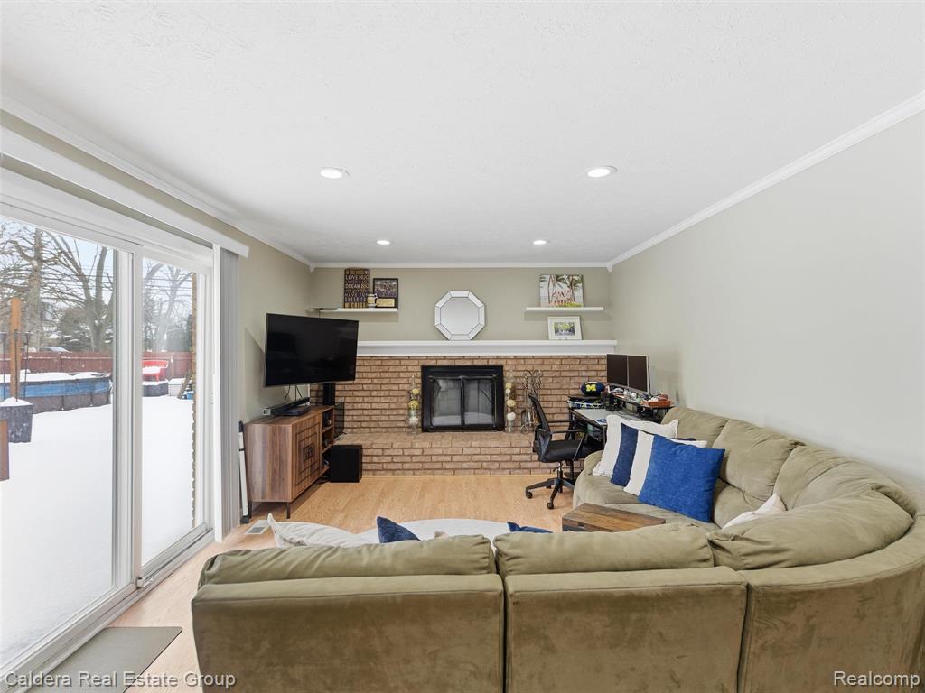 5920 Montgomery Drive, Utica, MI 48316 — Photo 13