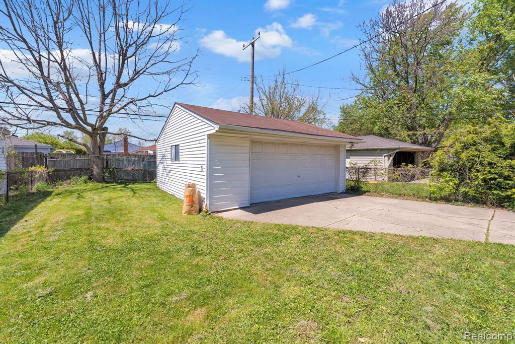 6499 Mayburn Street, Dearborn Heights, MI 48127 — Photo 38
