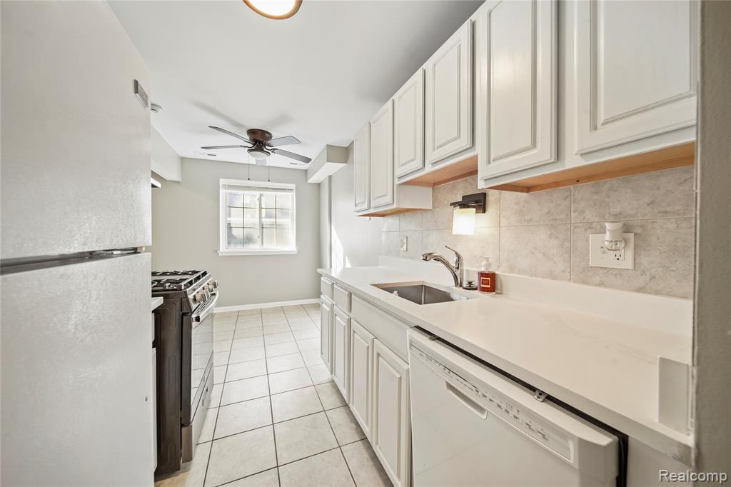 45200 Keding Street, Utica, MI 48317 — Photo 3