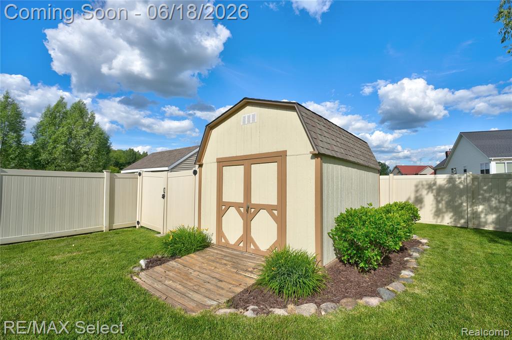 4135 Maplewood Meadows Avenue, Grand Blanc, MI 48439 — Photo 49
