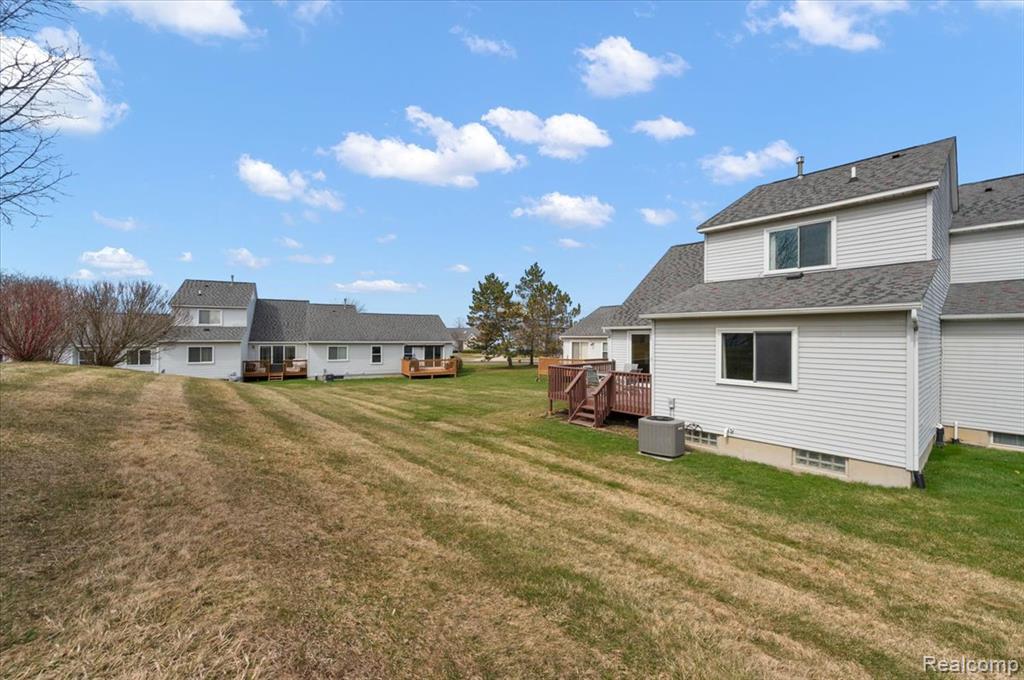 734 Challenging Trail, 65, South Lyon, MI 48178 — Photo 13