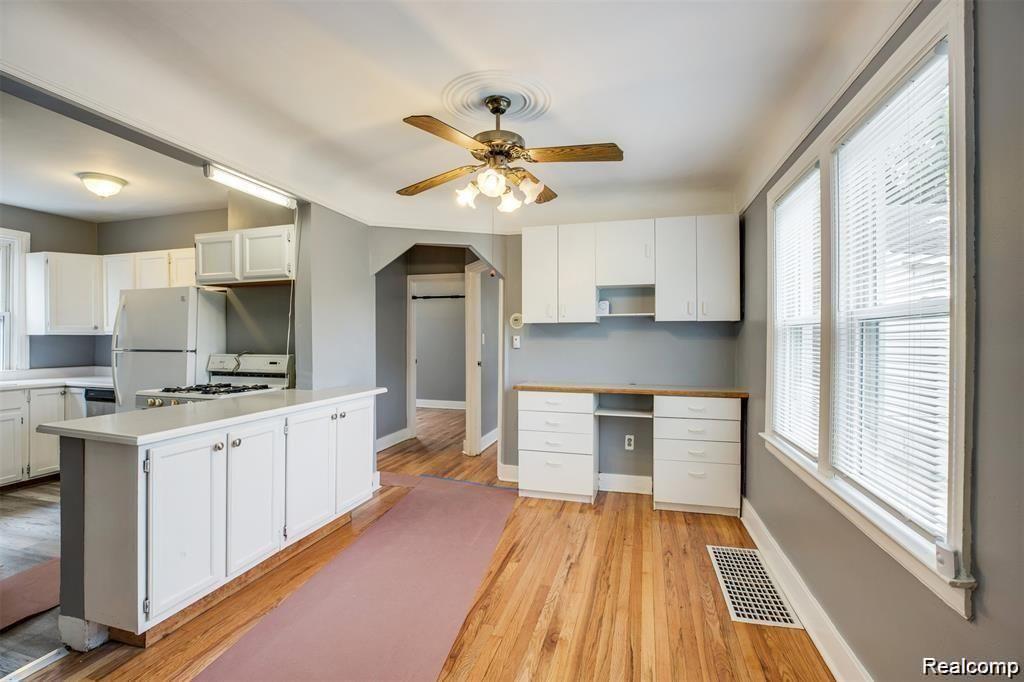 6753 HEYDEN Street, Dearborn Heights, MI 48127 — Photo 12