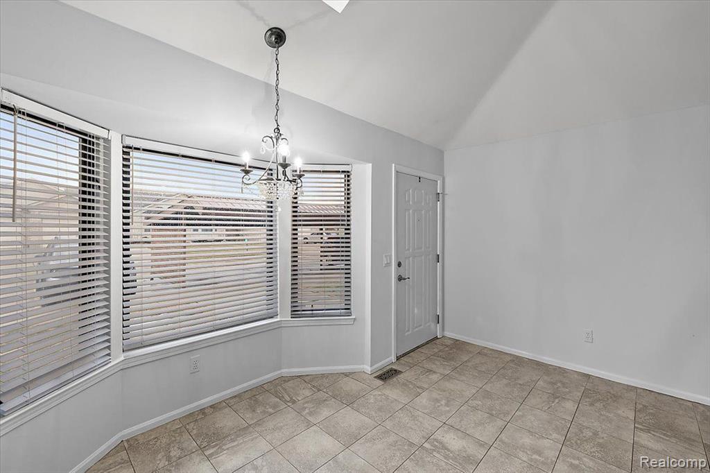 57283 SILVER MAPLE Drive, Washington, MI — Photo 5