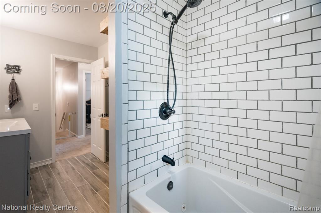 9275 Thendara Boulevard, Clarkston, MI 48348 — Photo 22