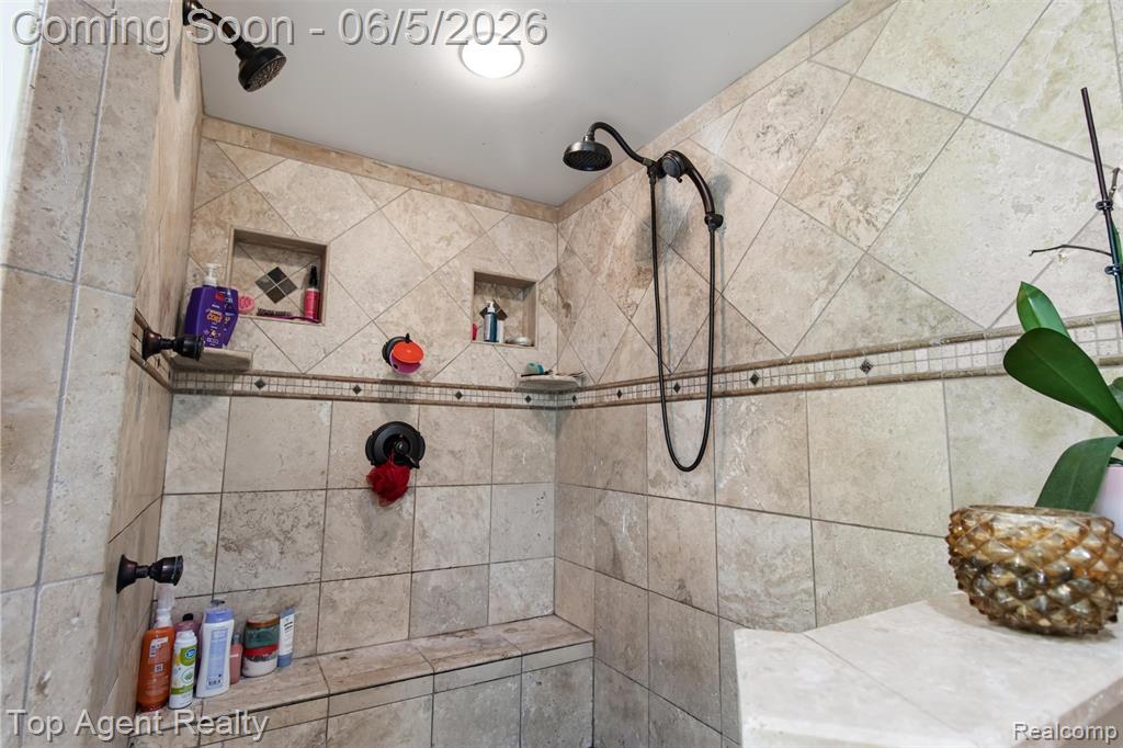 32341 Woody, Fraser, MI 48026 — Photo 25