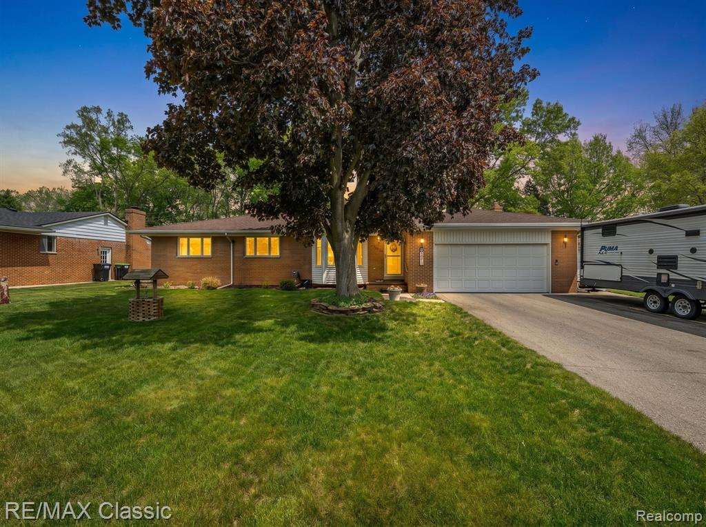 11789 Julia Drive, Whitmore Lake, MI 48189 — front exterior