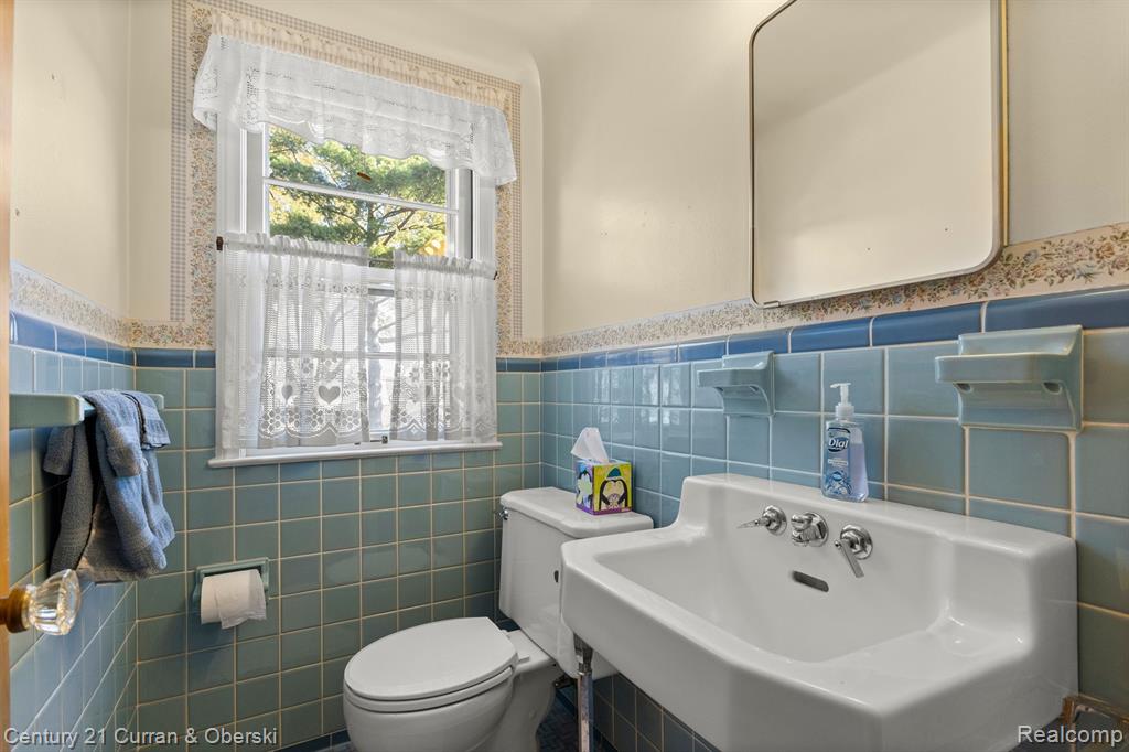932 N VERNON Street, Dearborn, MI 48128 — Photo 25