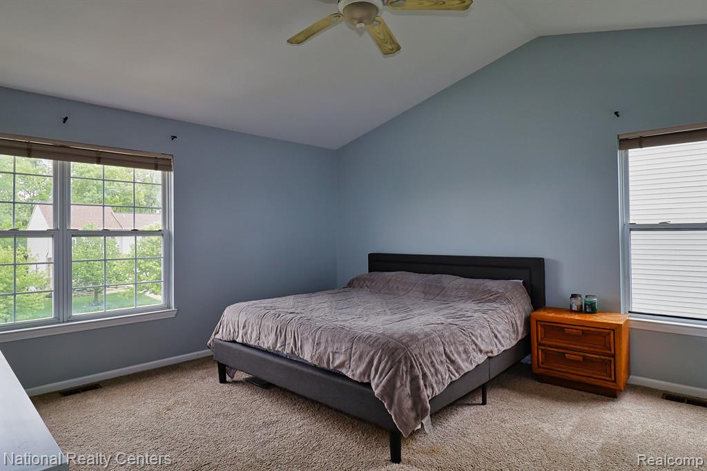 5626 Lockwood Drive, Waterford, MI 48329 — Photo 12