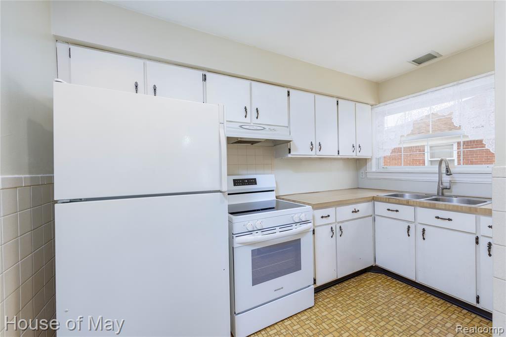 6640 Gahona Avenue, Allen Park, MI 48101 — Photo 6