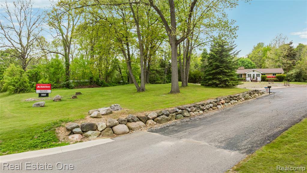 7217 SASHABAW Road, Clarkston, MI 48348 — Photo 17