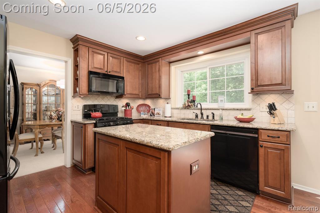 44828 Roundview Drive, Novi, MI — Photo 7